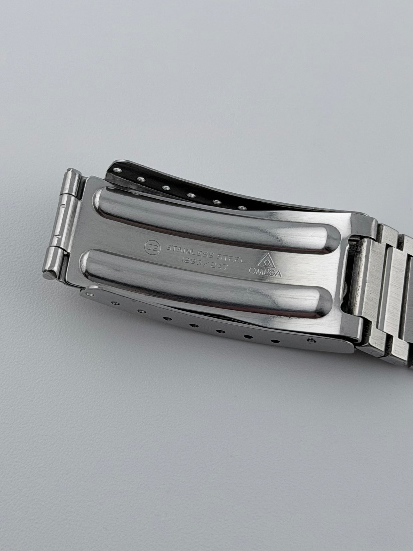 Omega Quartz Day-Date - 196.0058