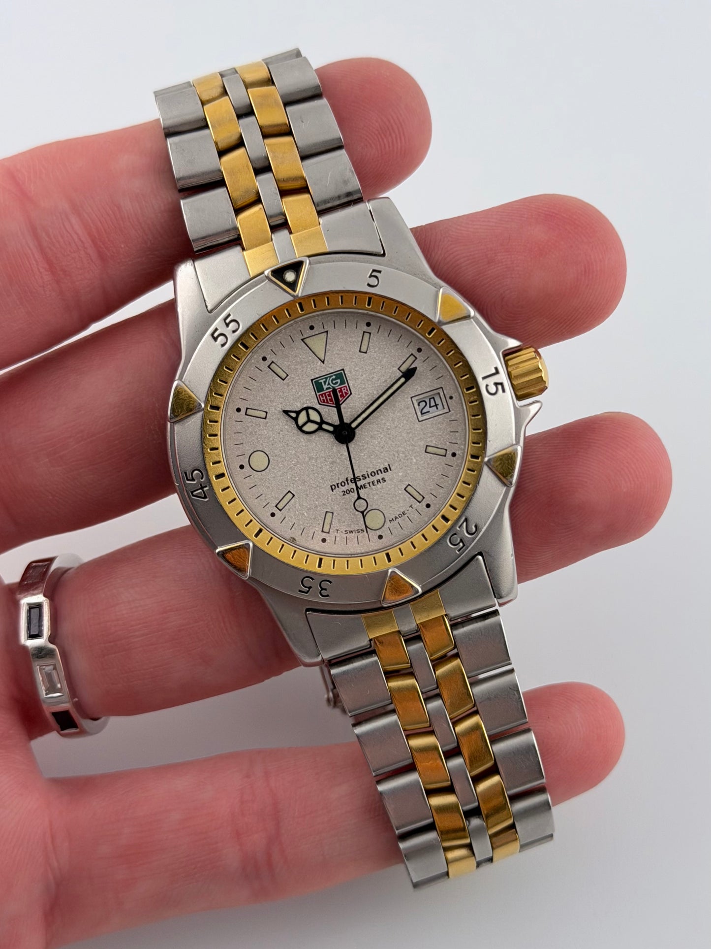 Tag Heuer Professional 200m Quartz Date - WD1221-K-2