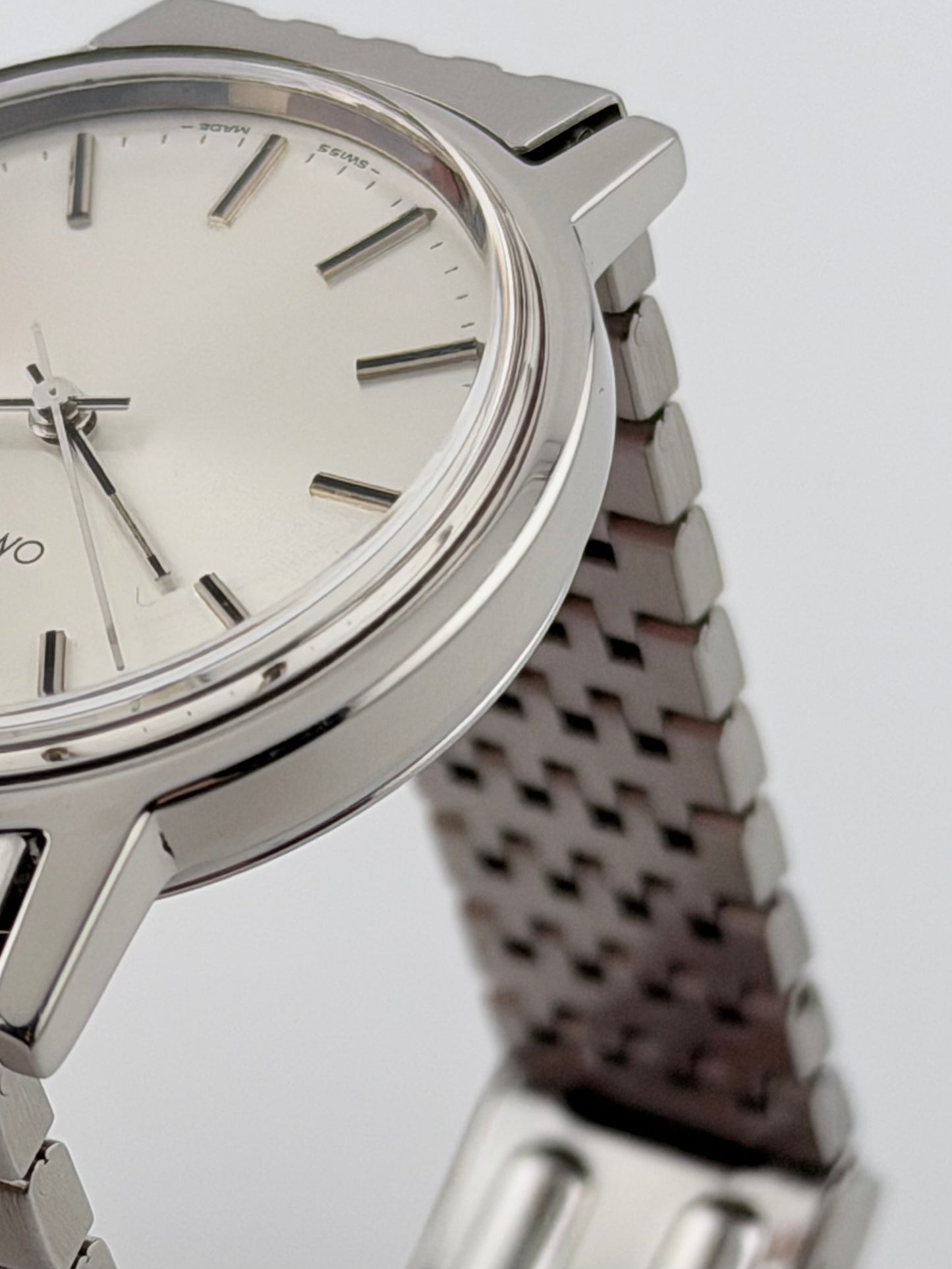 Omega Date Manual Wind 136.0104 - Original Bracelet