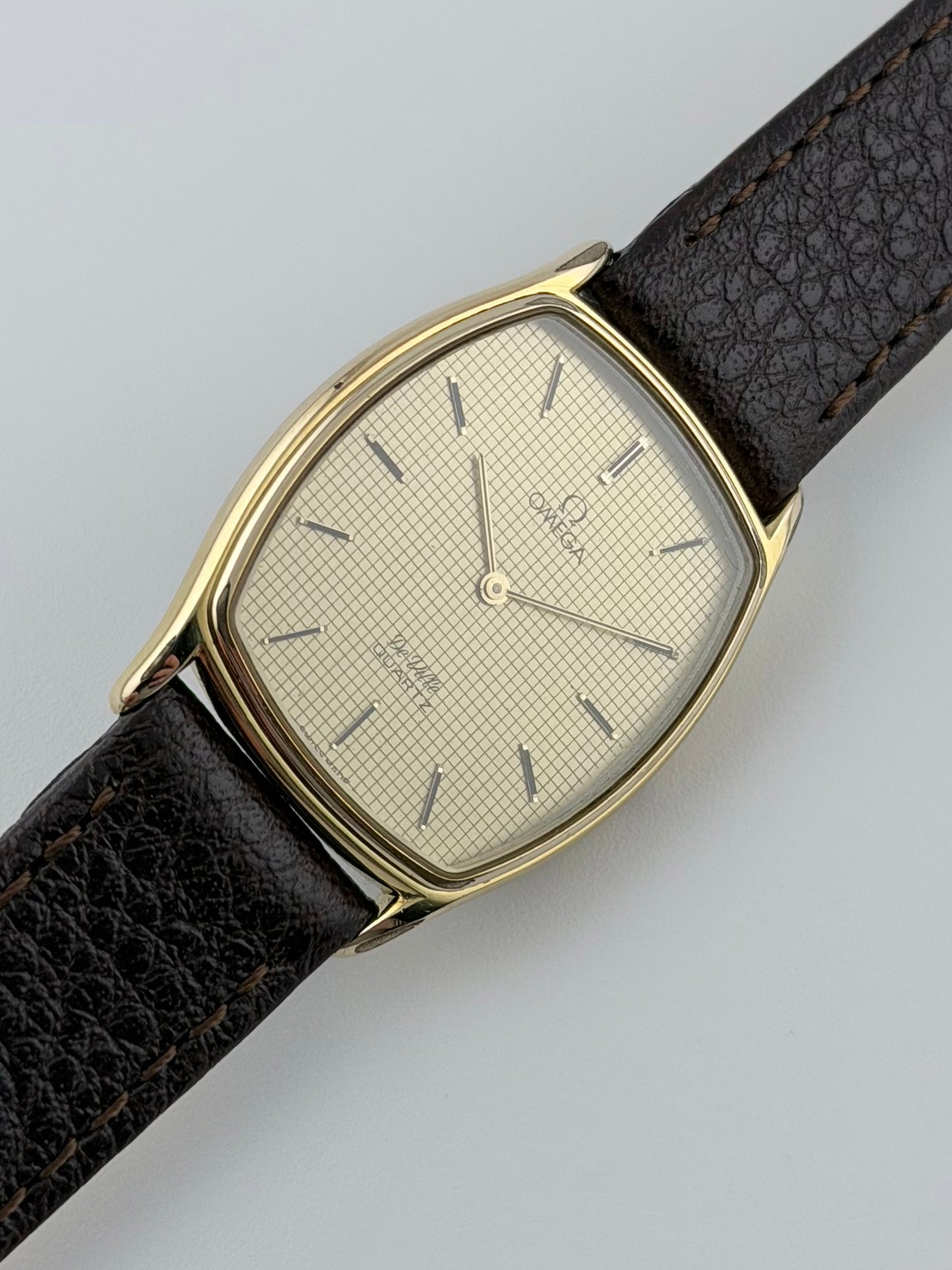 Omega DeVille Tonneau Quartz 191.0100 - Honeycomb Pattern Dial