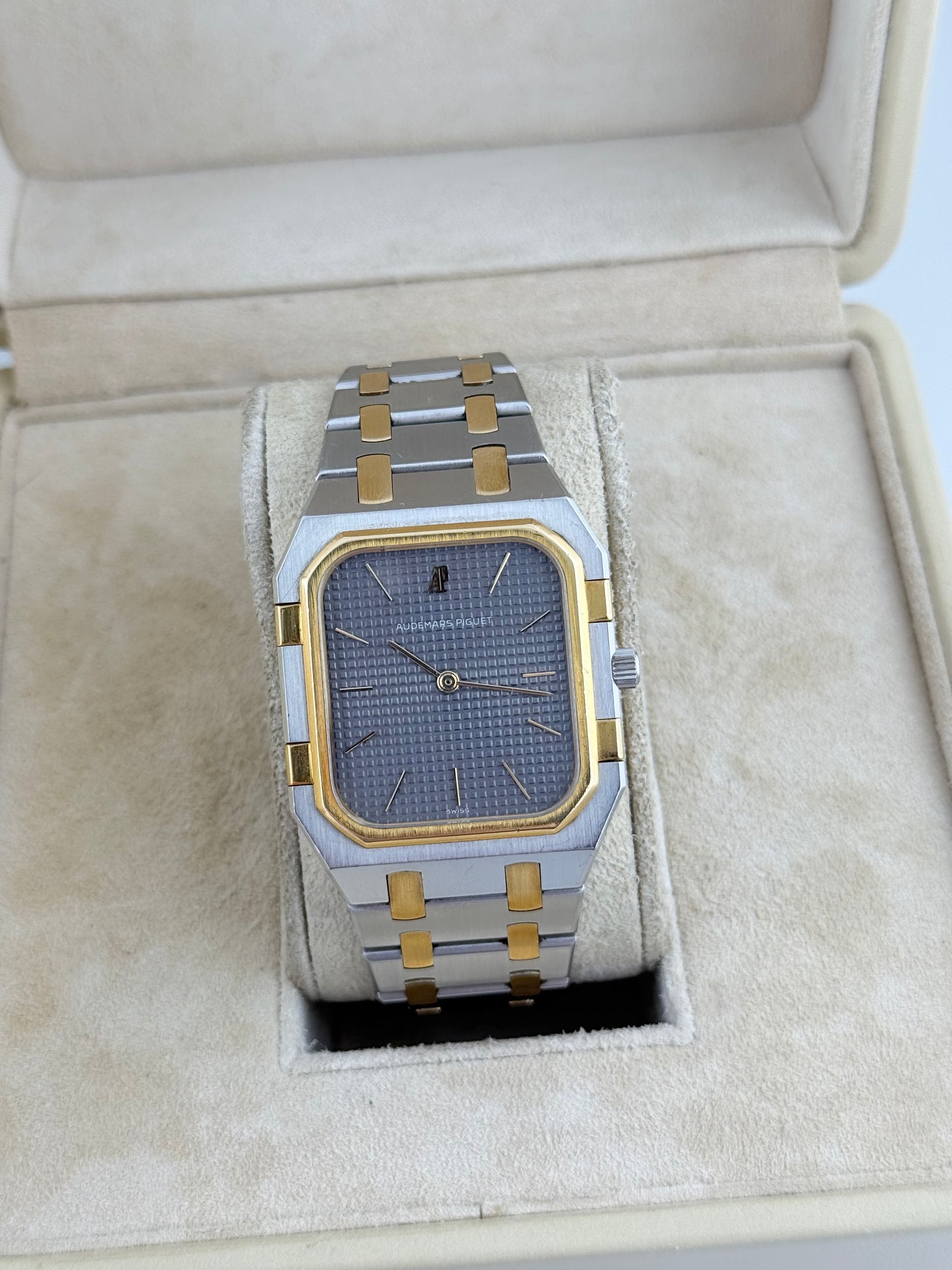 Audemars Piguet Royal Oak Jumbo - 56005 SA - Box and Papers