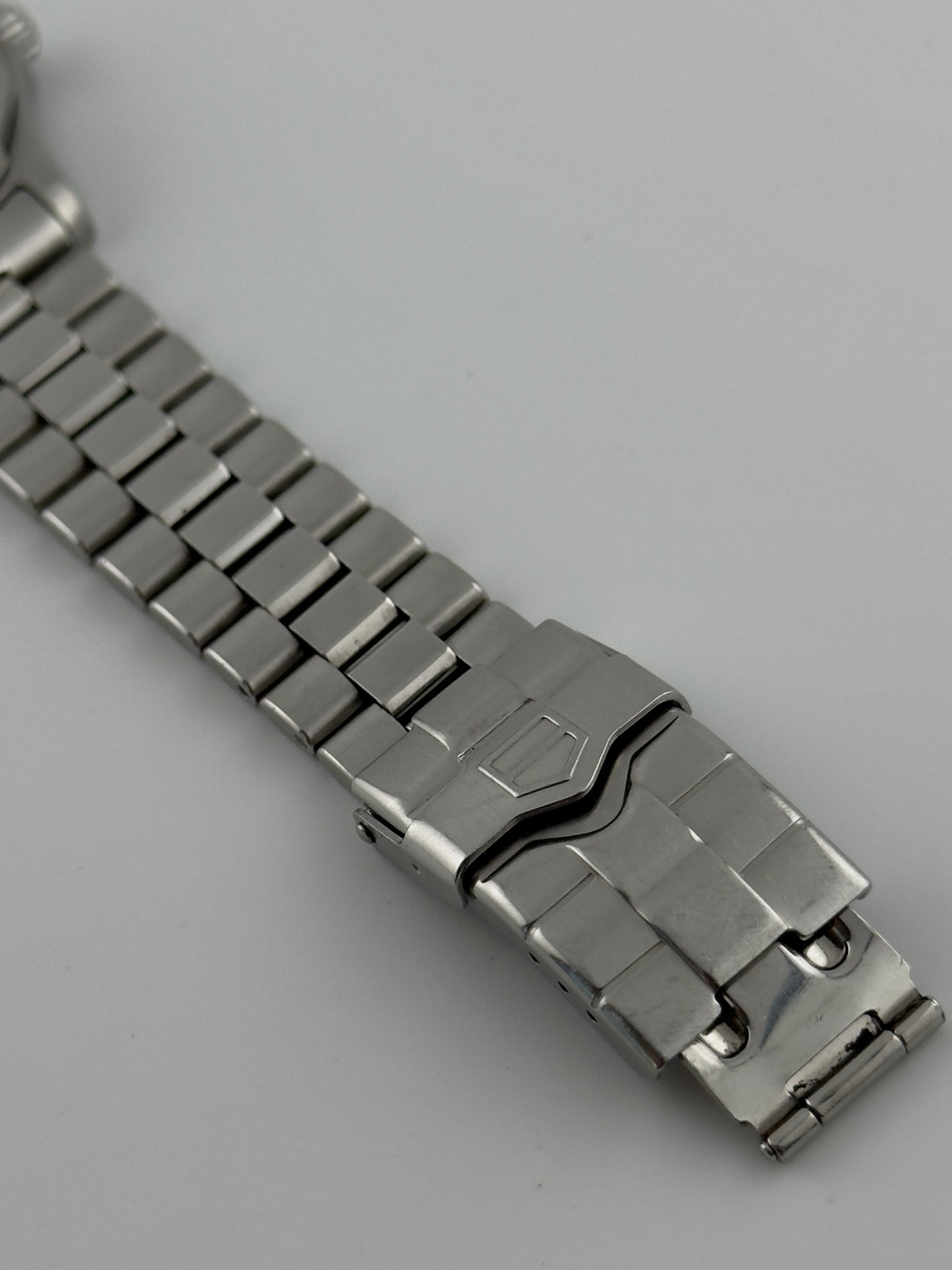 Tag Heuer Professional 200 Quartz Date - WK1213-0