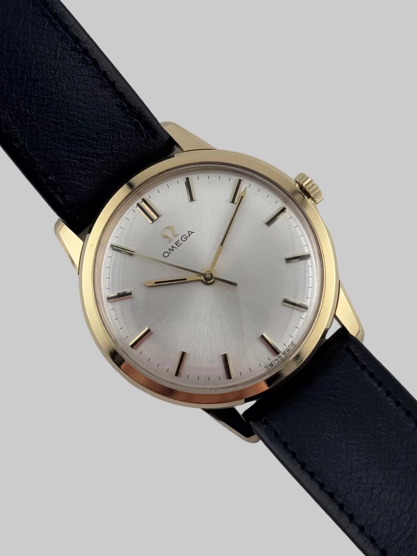 Omega Manual Wind  18ct Gold - 131.5418 - Box and Papers!