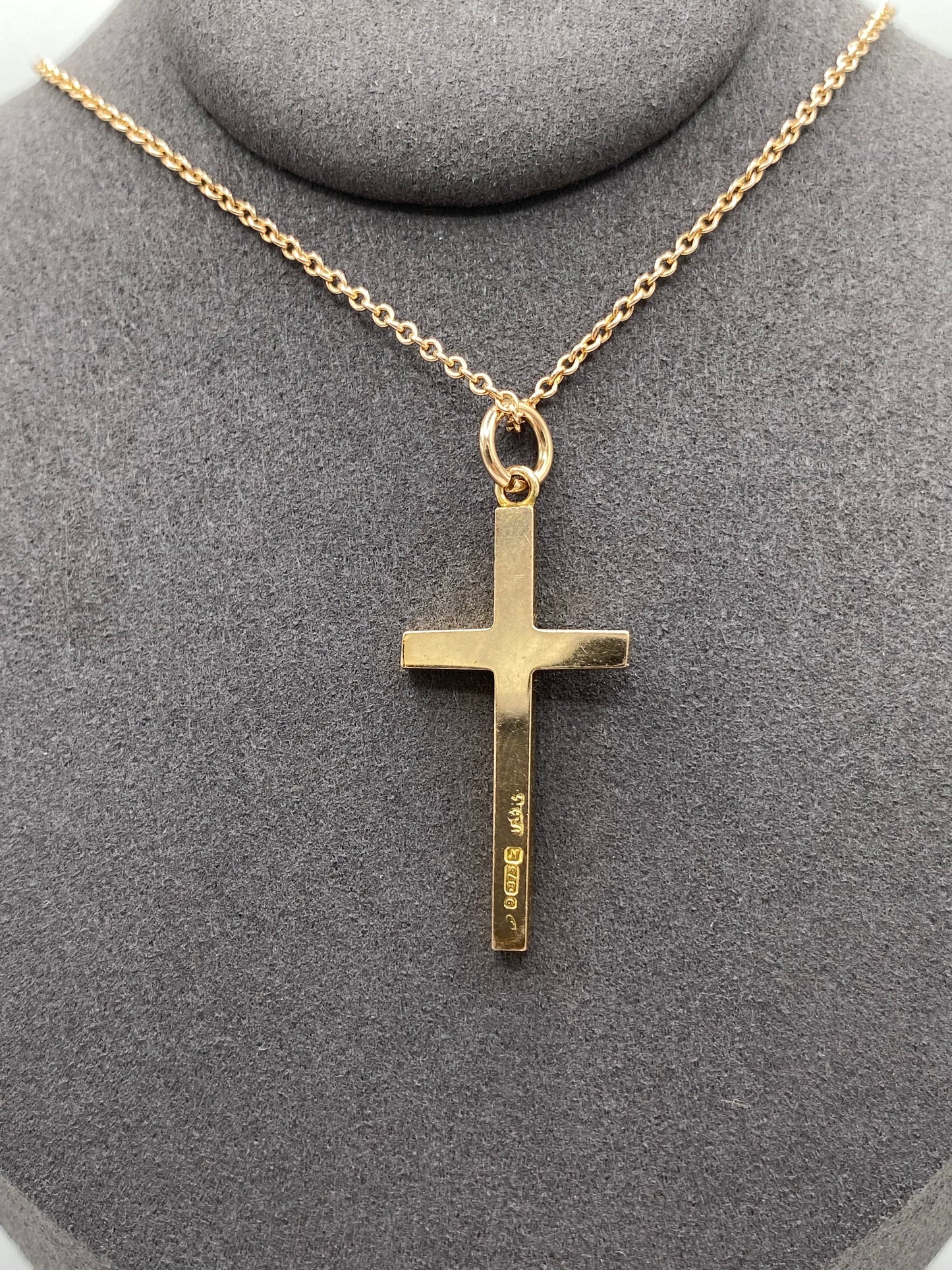 9ct Gold Cross Pendant with 9ct Gold Chain