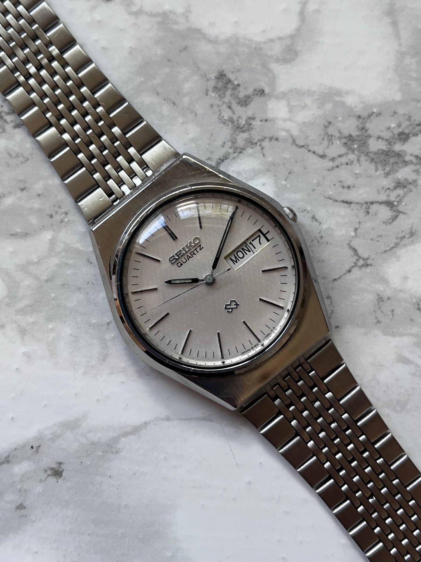 Seiko SQ Quartz Pattern Dial 8123-7040 – The Wrist Watcher Seiko SQ Quartz Pattern Dial 8123-7040 – The Wrist Watcher